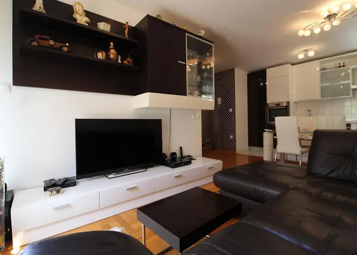 Macadamia With Garage Parking *