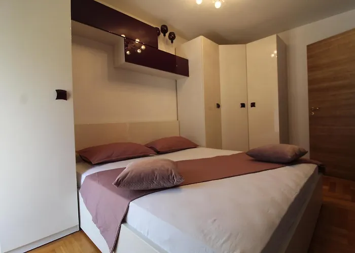 Macadamia With Garage Parking Appartement Split