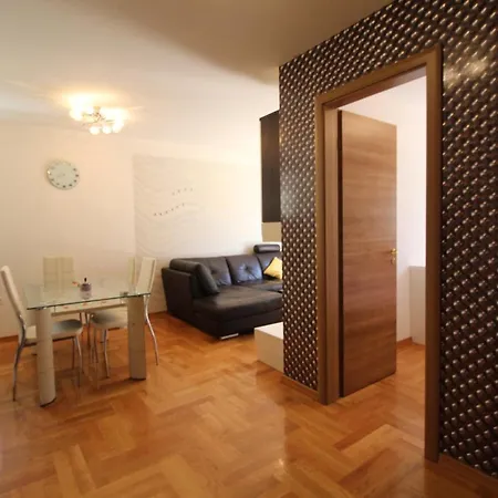 Macadamia With Garage Parking Apartman *