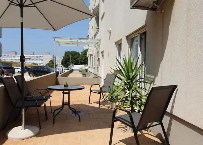 Macadamia With Garage Parking * Split